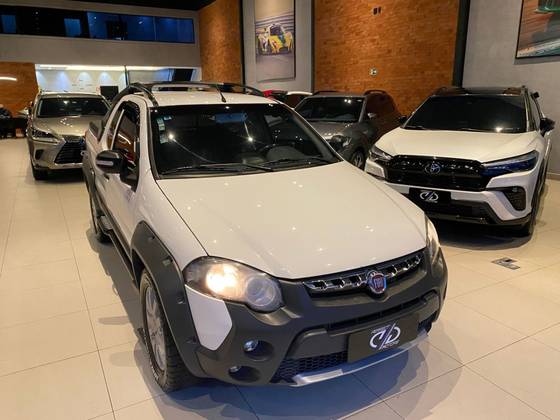 FIAT STRADA 1.8 MPI ADVENTURE CE 16V FLEX 2P MANUAL FIAT STRADA 1.8 MPI ADVENTURE CE 16V FLEX 2P MANUAL